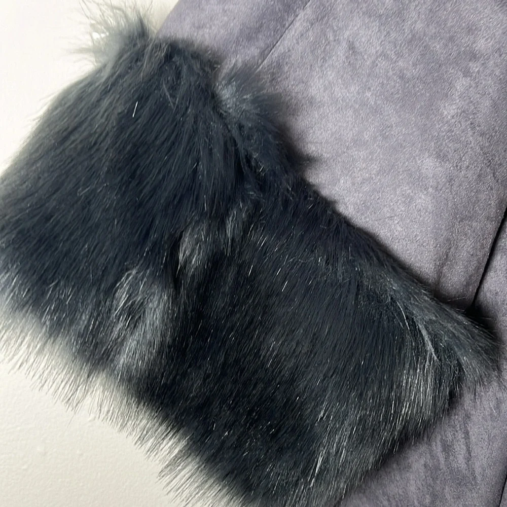 JAYLEY Grey Faux Fur Faux Suede Cape - Picture 4 of 13